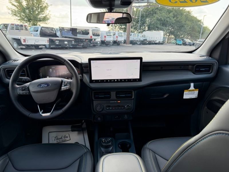 New 2025 Ford Maverick Lobo image 9