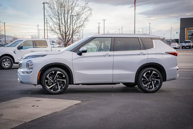 Used 2023 Mitsubishi Outlander SEL image 11