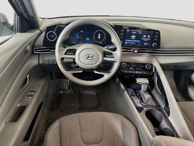 Used 2022 Hyundai Elantra SEL w/ Convenience Package FWD image 16