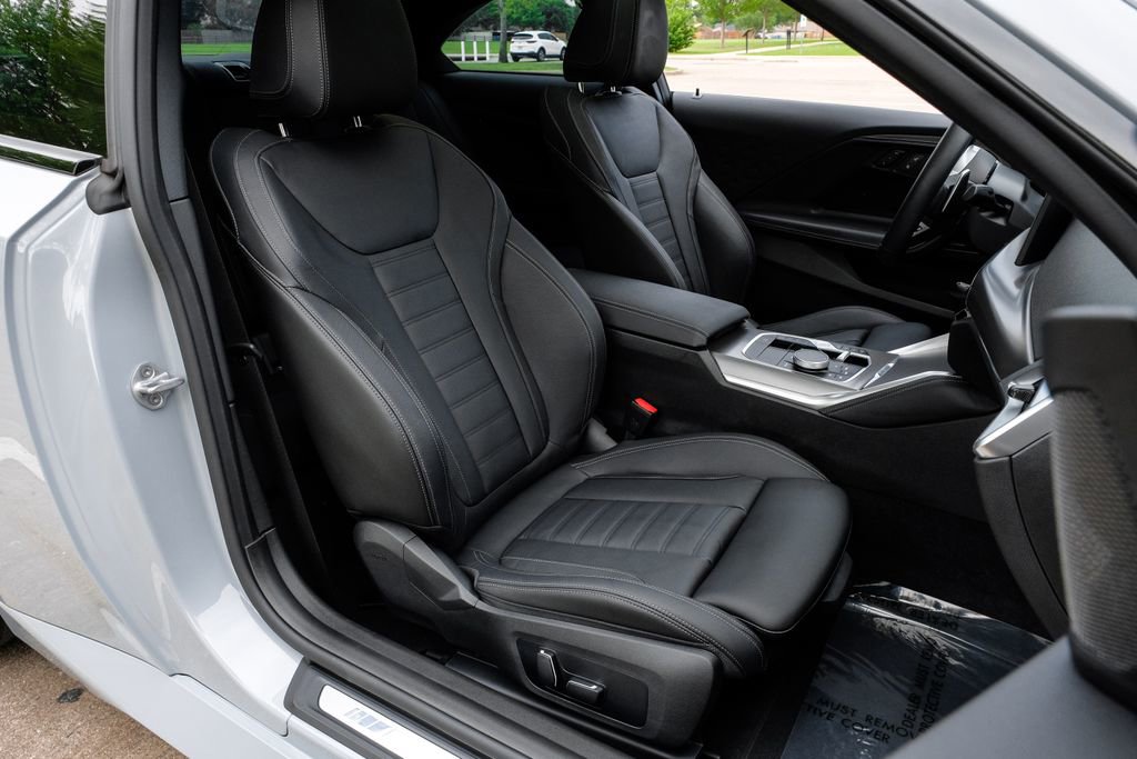 Used 2025 BMW M240i Coupe w/ Premium Package image 33