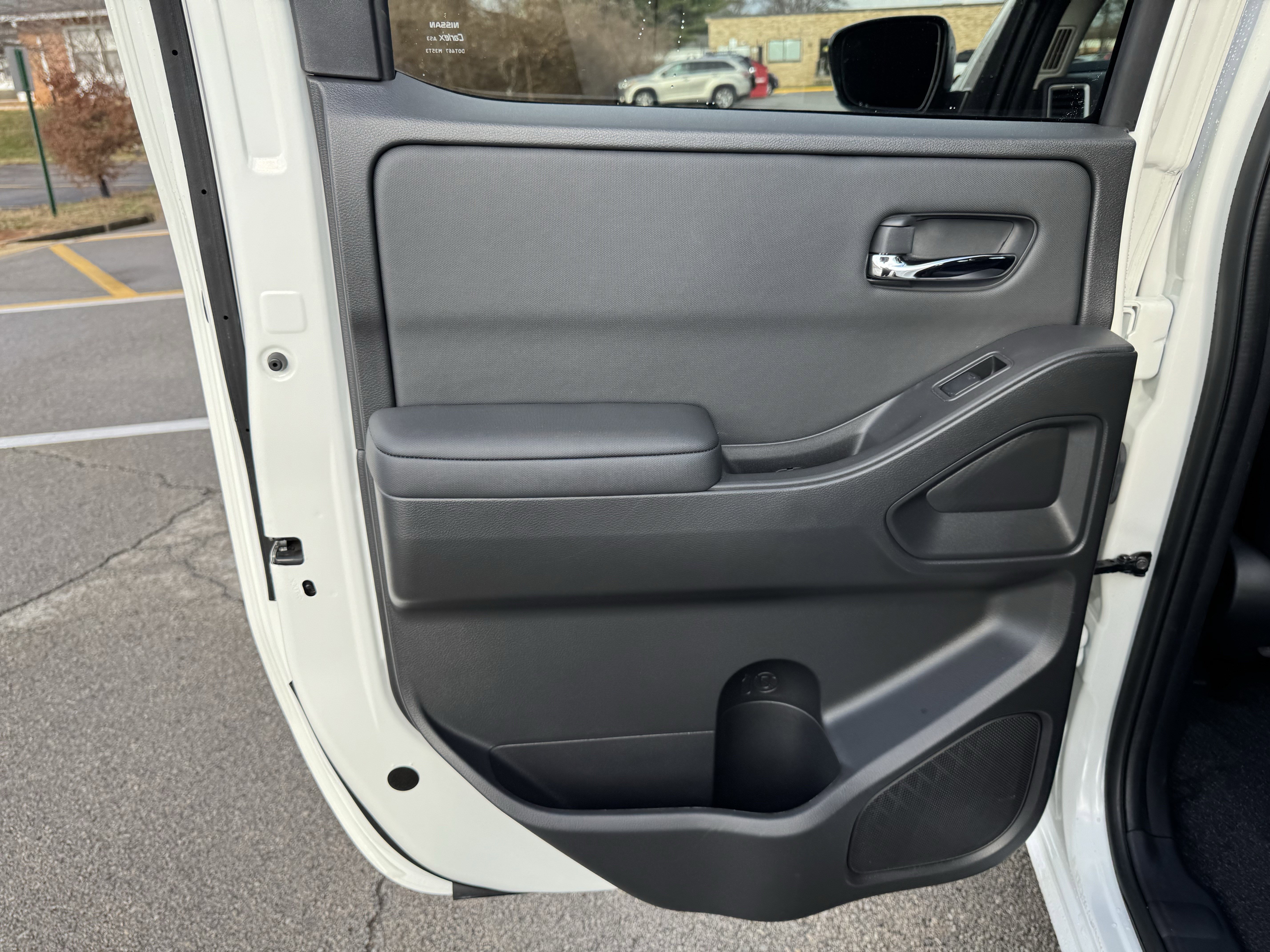 Used 2024 Nissan Frontier SL w/ Technology Package image 33