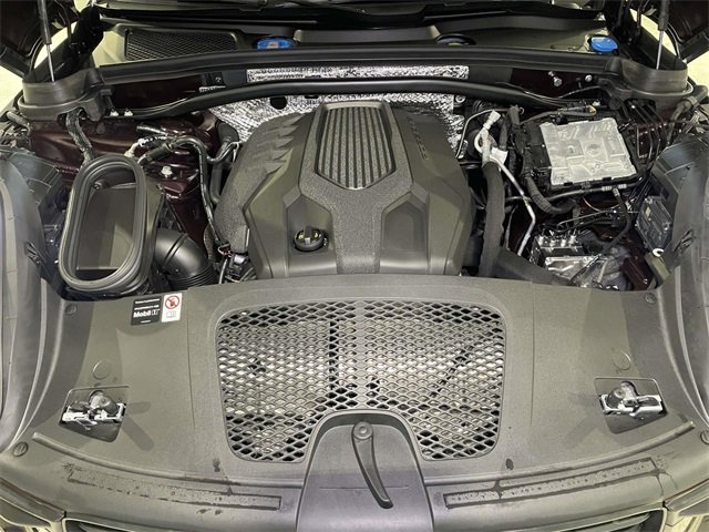 Certified 2025 Porsche Macan image 24