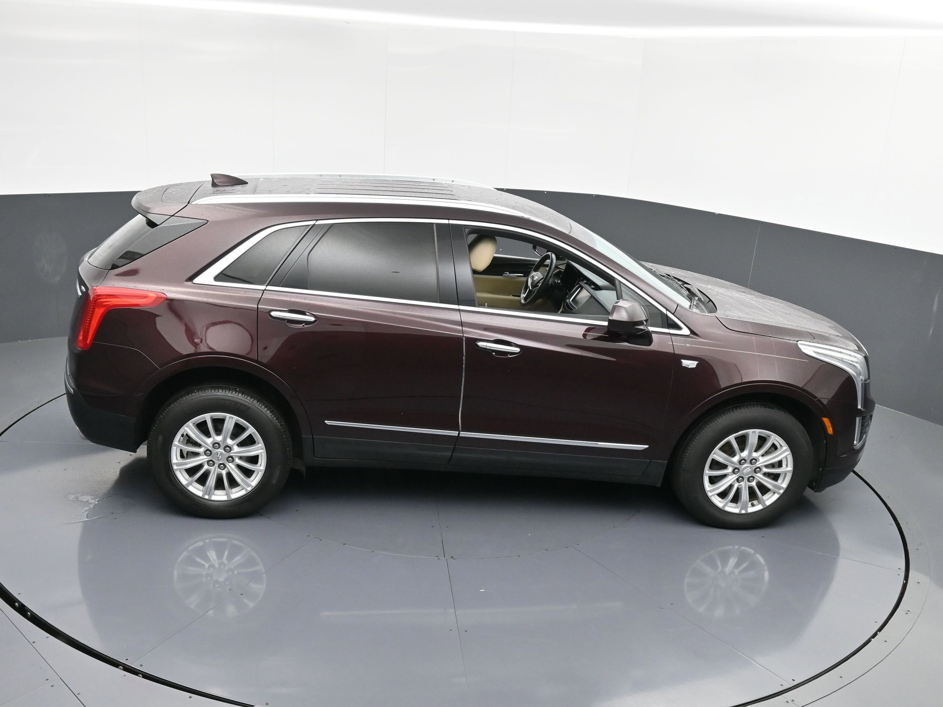Used 2018 Cadillac XT5 FWD image 36