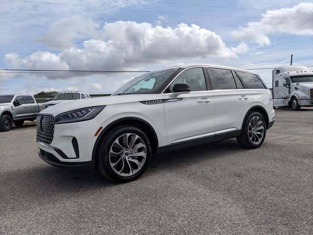 Used 2025 Lincoln Aviator AWD image 8