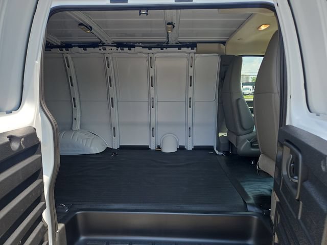 New 2026 GMC Savana 2500 w/ Driver Convenience Package RWD image 13