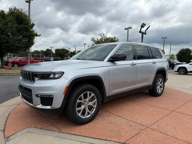 Used 2022 Jeep Grand Cherokee L Limited image 3