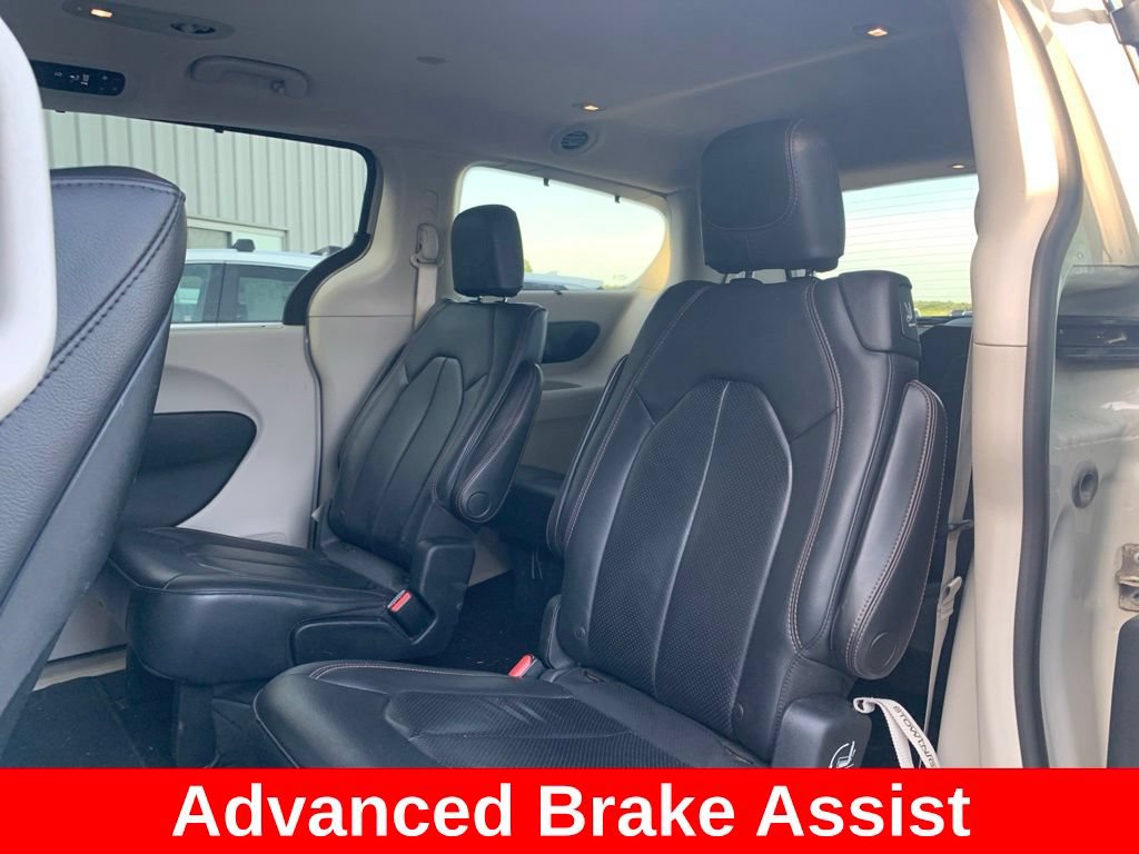 Used 2017 Chrysler Pacifica Touring-L Plus FWD image 13