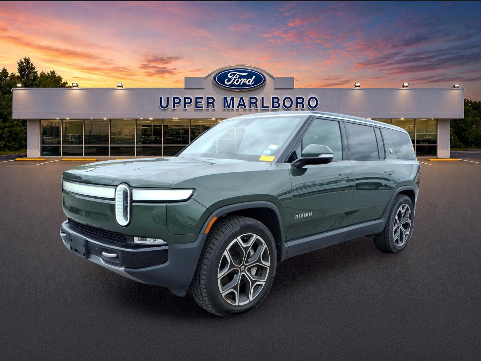 Used 2024 Rivian R1S Adventure Dual AWD/4WD image 3