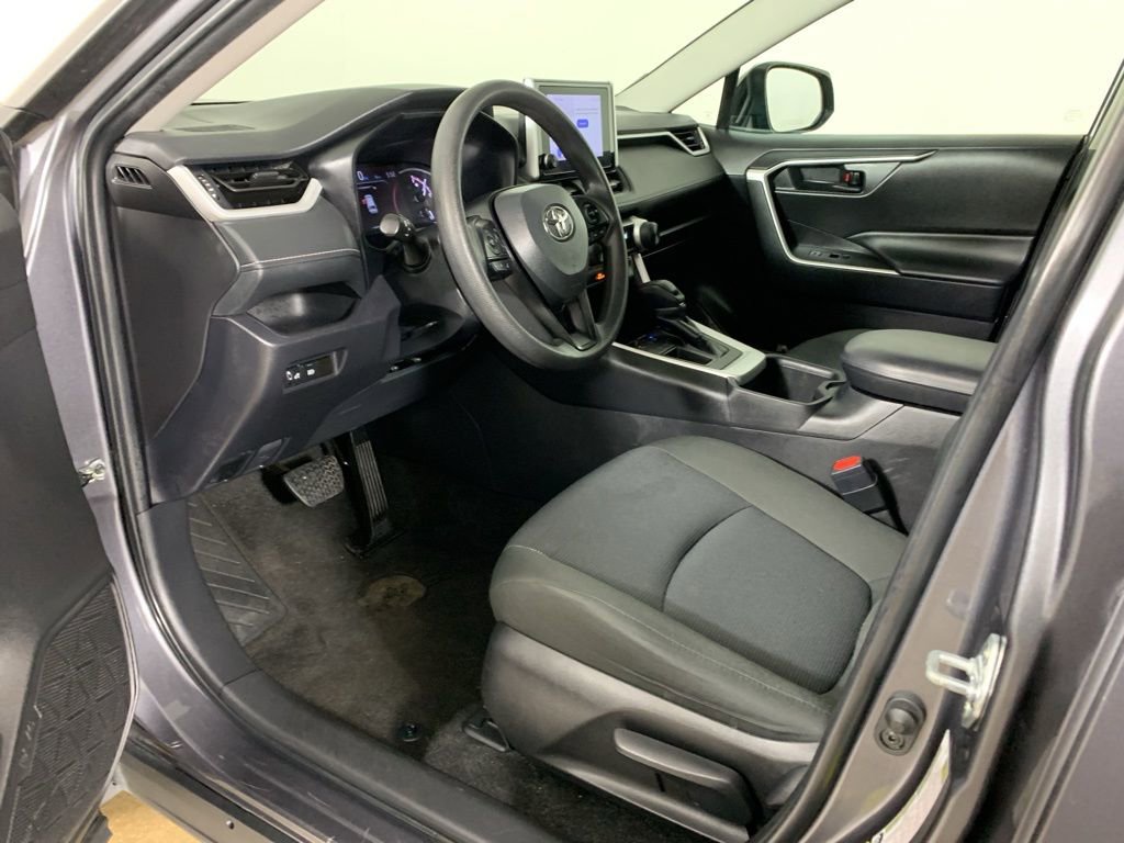 Used 2024 Toyota RAV4 LE image 29