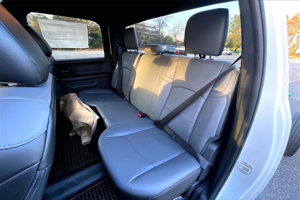 Used 2024 RAM 5500 Tradesman w/ Chrome Appearance Group image 19