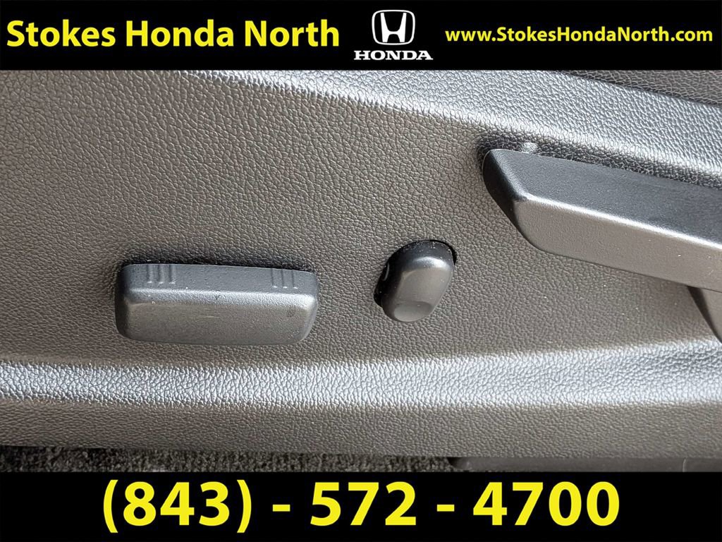 Used 2016 GMC Canyon SLE w/ All Terrain Package AWD/4WD image 25
