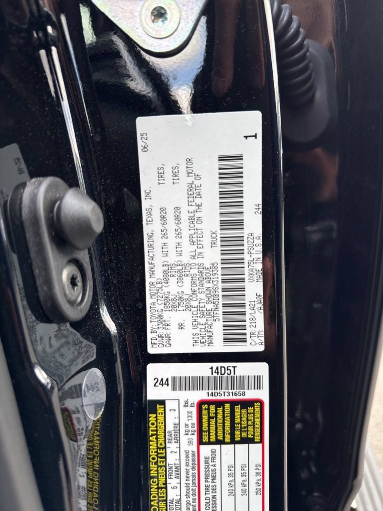Used 2025 Toyota Tundra Platinum AWD/4WD image 33