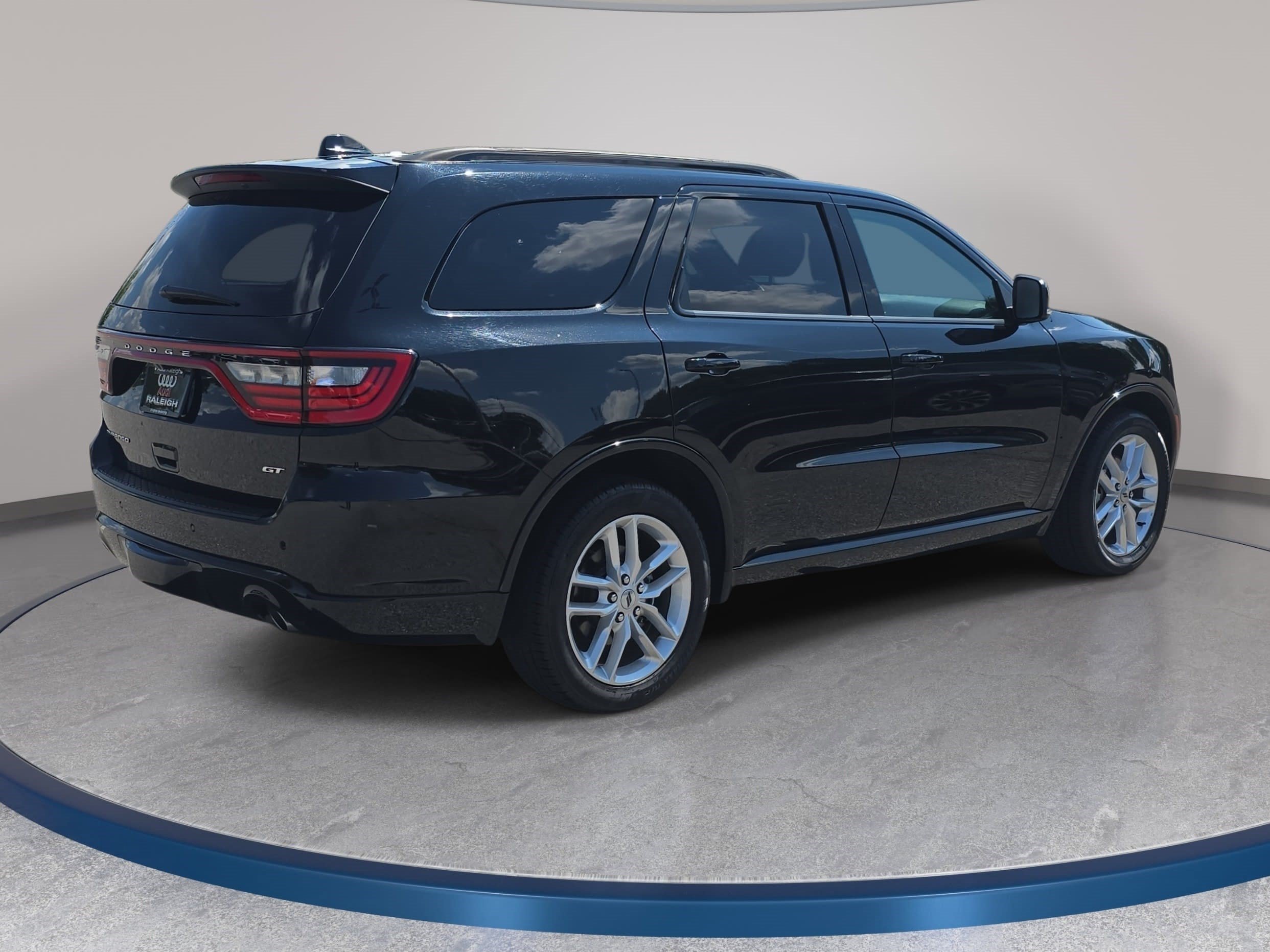 Used 2024 Dodge Durango GT RWD image 5