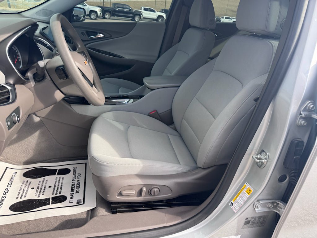 Used 2020 Chevrolet Malibu LT w/ Fleet LT Safety Plus Package FWD image 10