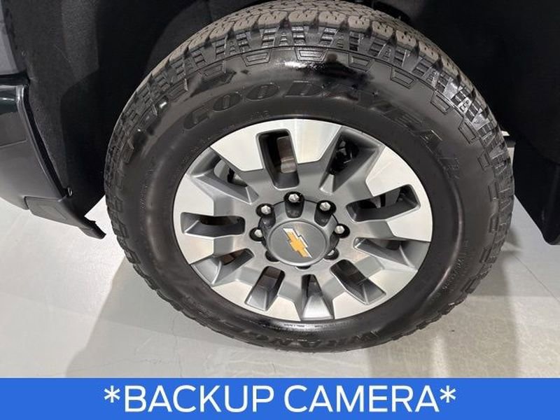 Used 2024 Chevrolet Silverado 2500 Custom w/ Custom Value Package image 6