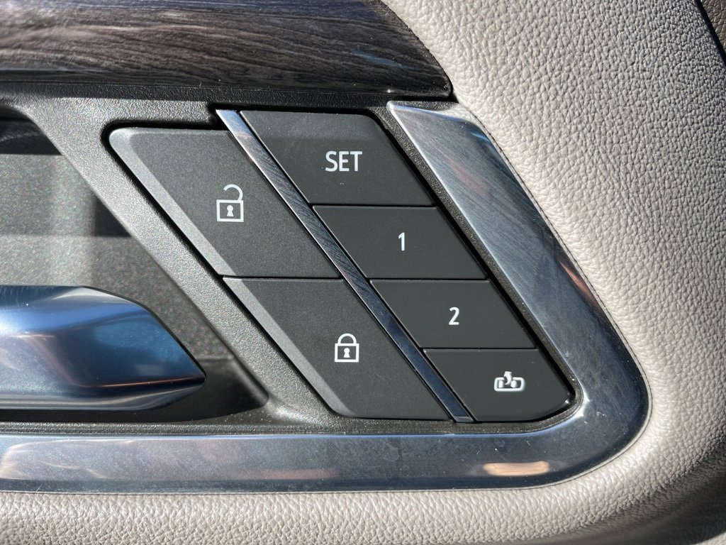 Used 2023 Chevrolet Silverado 1500 LTZ w/ LTZ Premium Package image 7