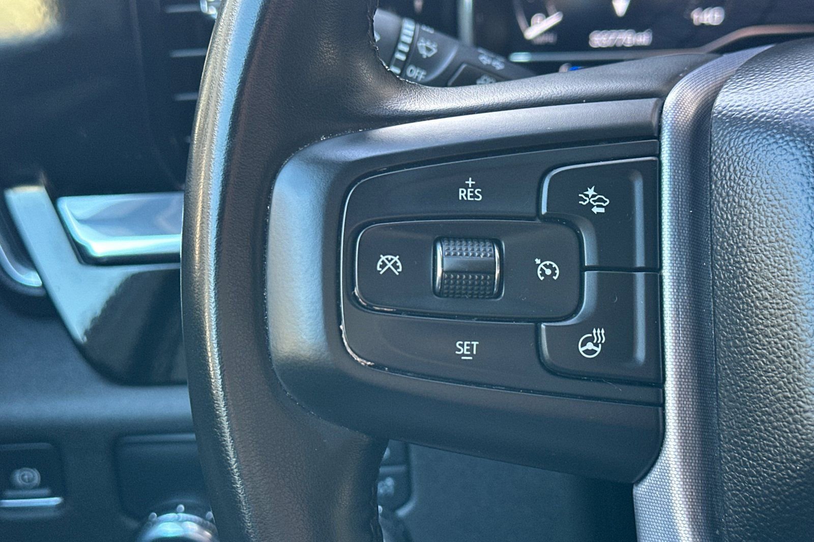 Certified 2025 GMC Sierra 1500 SLT image 30