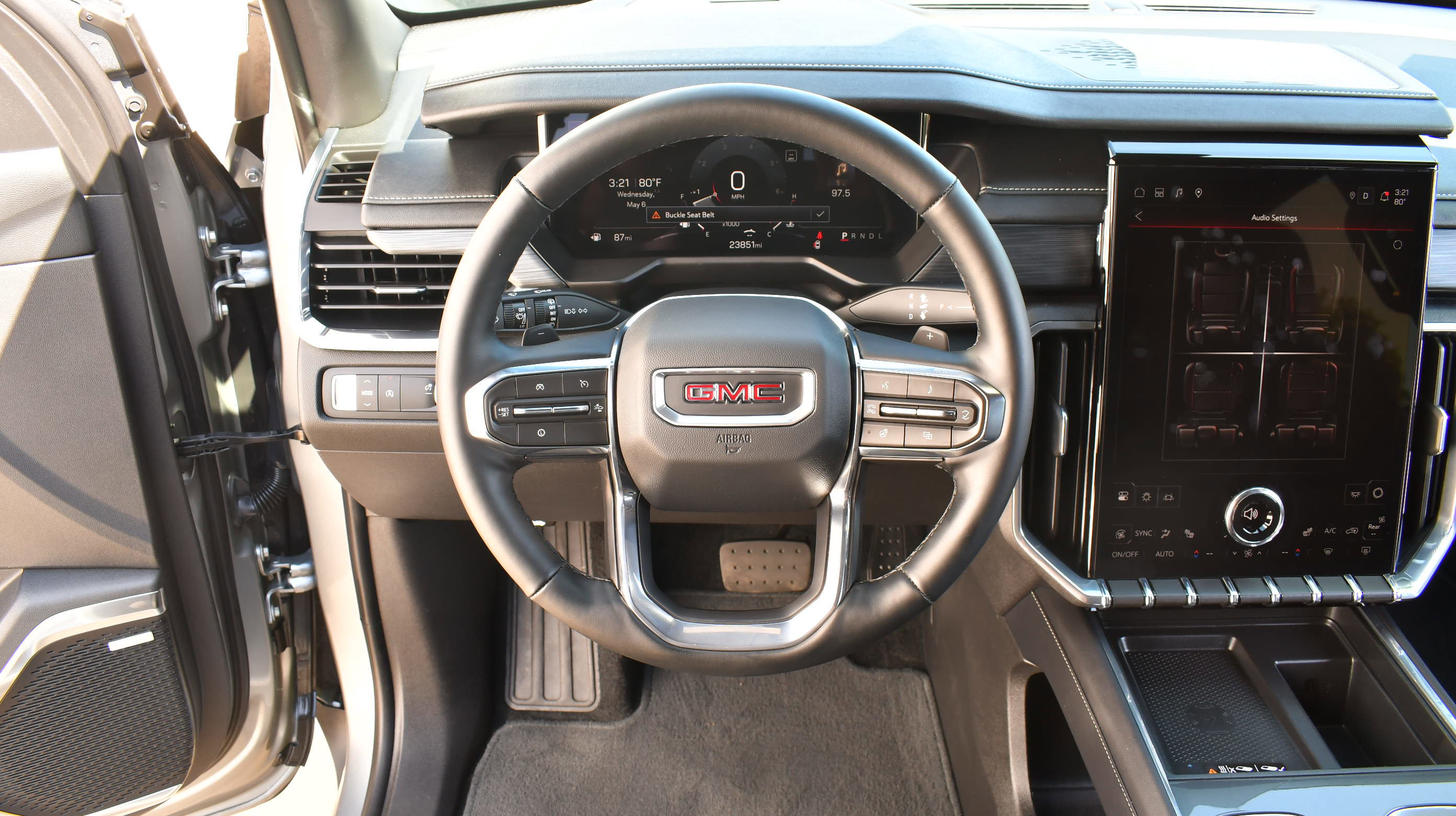 Used 2025 GMC Acadia Elevation FWD image 18
