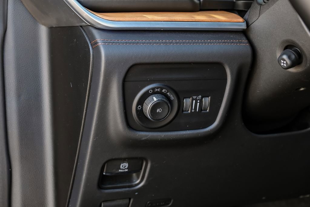 Used 2023 Jeep Grand Cherokee L Summit image 42