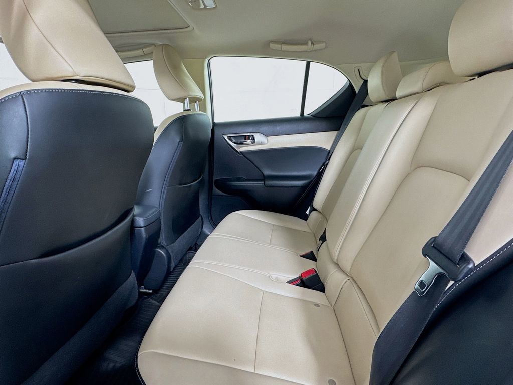 Used 2016 Lexus CT 200h w/ Seat Comfort Package FWD image 12