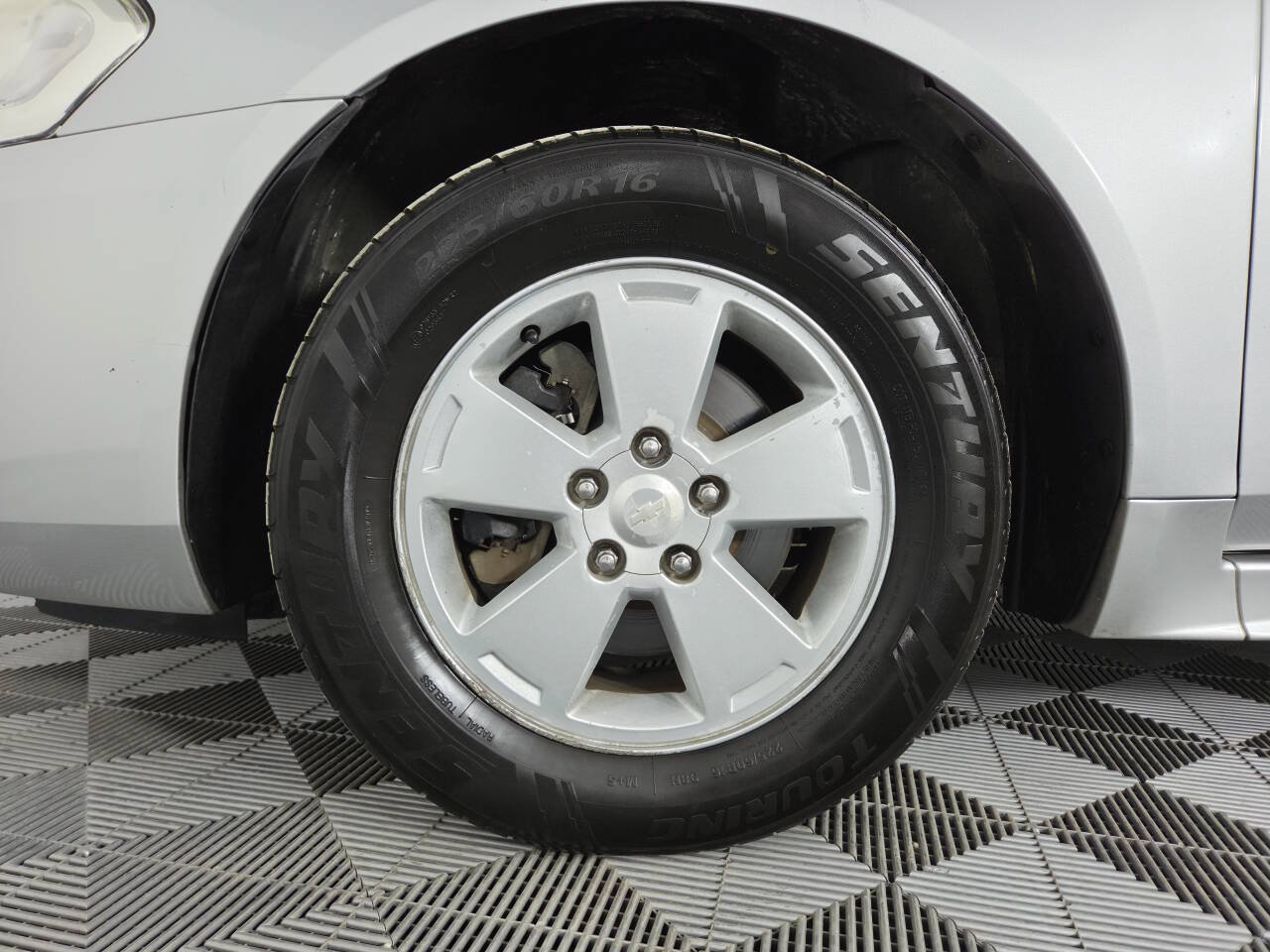 Used 2011 Chevrolet Impala LT FWD image 12