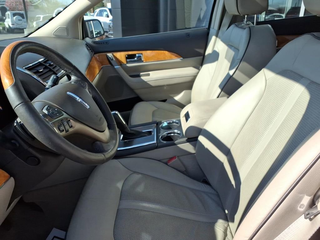 Used 2014 Lincoln MKX AWD w/ Equipment Group 101A image 13