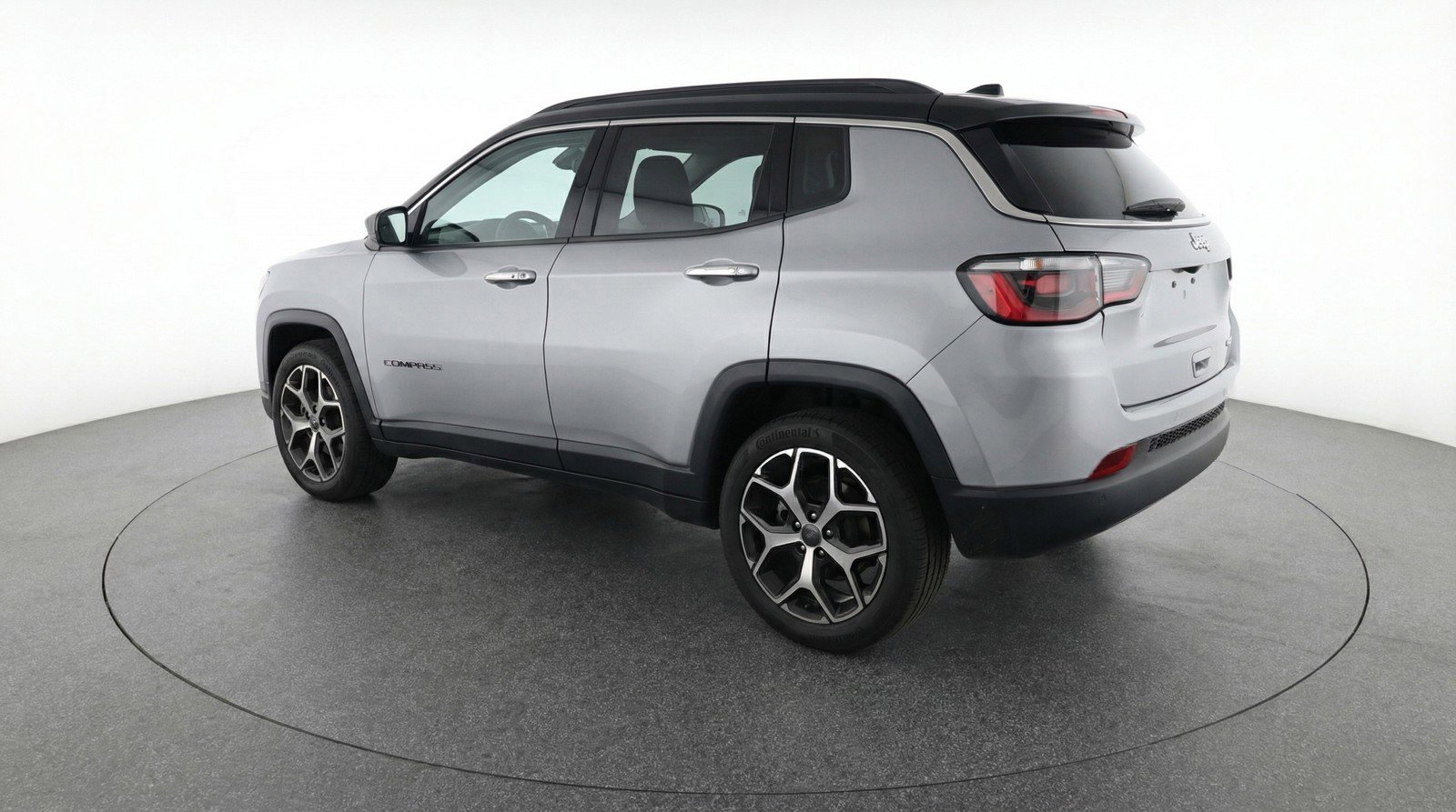 Used 2025 Jeep Compass Limited image 6