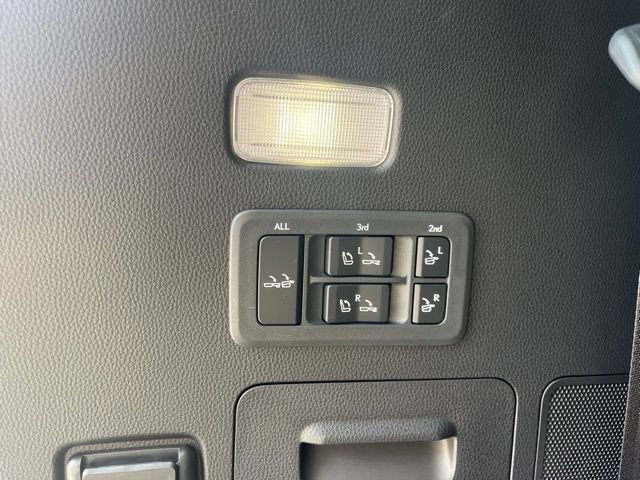 Used 2024 Lexus LX 600 4WD w/ Luxury Package image 14