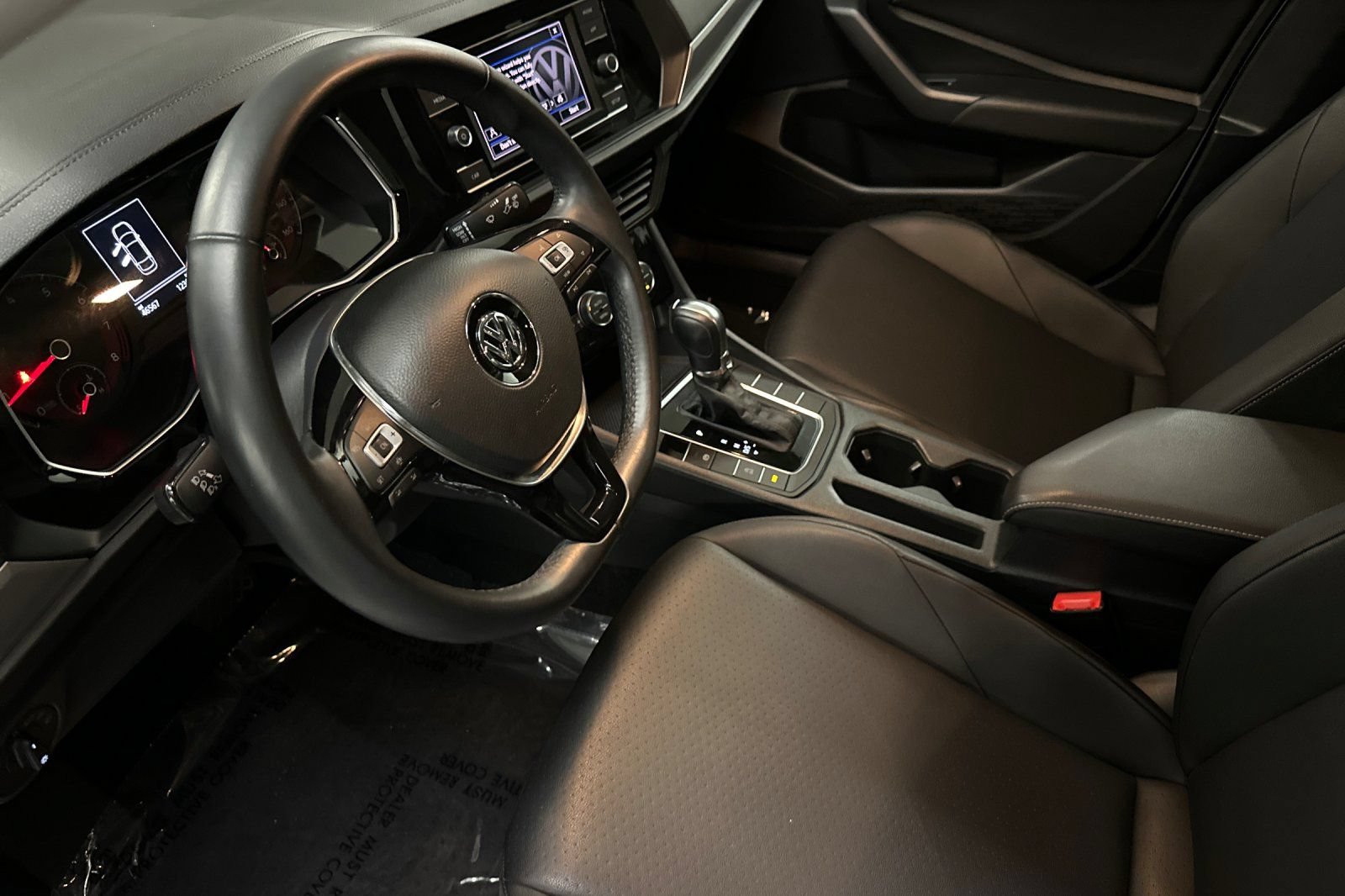 Used 2019 Volkswagen Jetta SE w/ Cold Weather Package FWD image 11