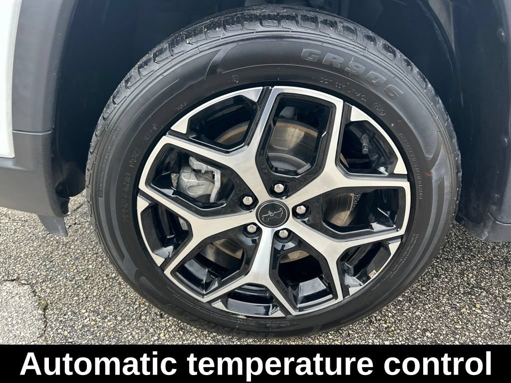 Used 2025 Jeep Compass Limited AWD/4WD image 18