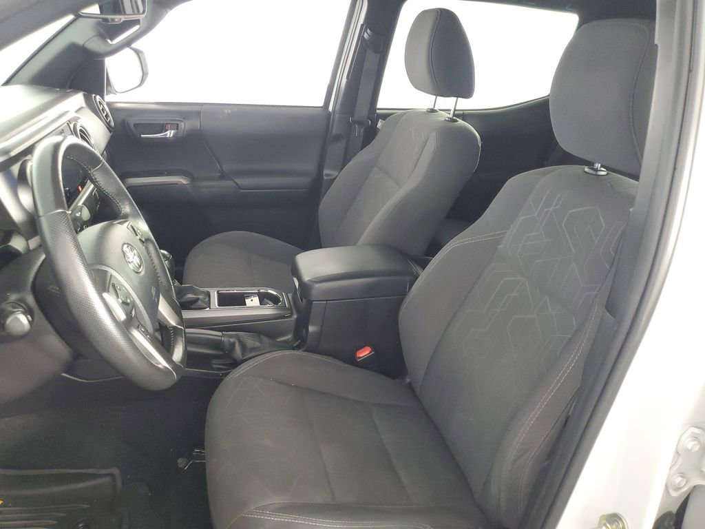 Used 2016 Toyota Tacoma TRD Sport AWD/4WD image 12