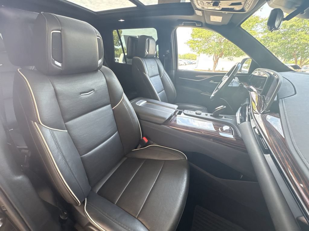 Certified 2021 Cadillac Escalade Premium Luxury w/ Performance Package AWD/4WD image 29