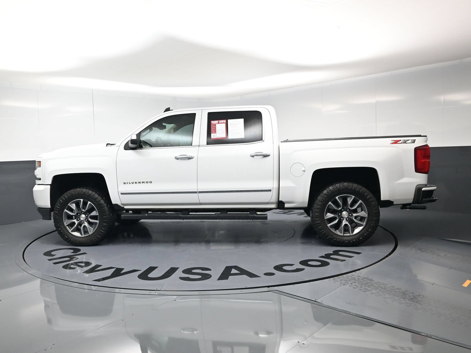 Used 2018 Chevrolet Silverado 1500 LTZ Z71 w/ LTZ Plus Package AWD/4WD image 6
