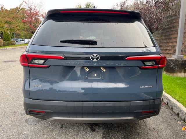 Used 2024 Toyota Grand Highlander AWD image 5