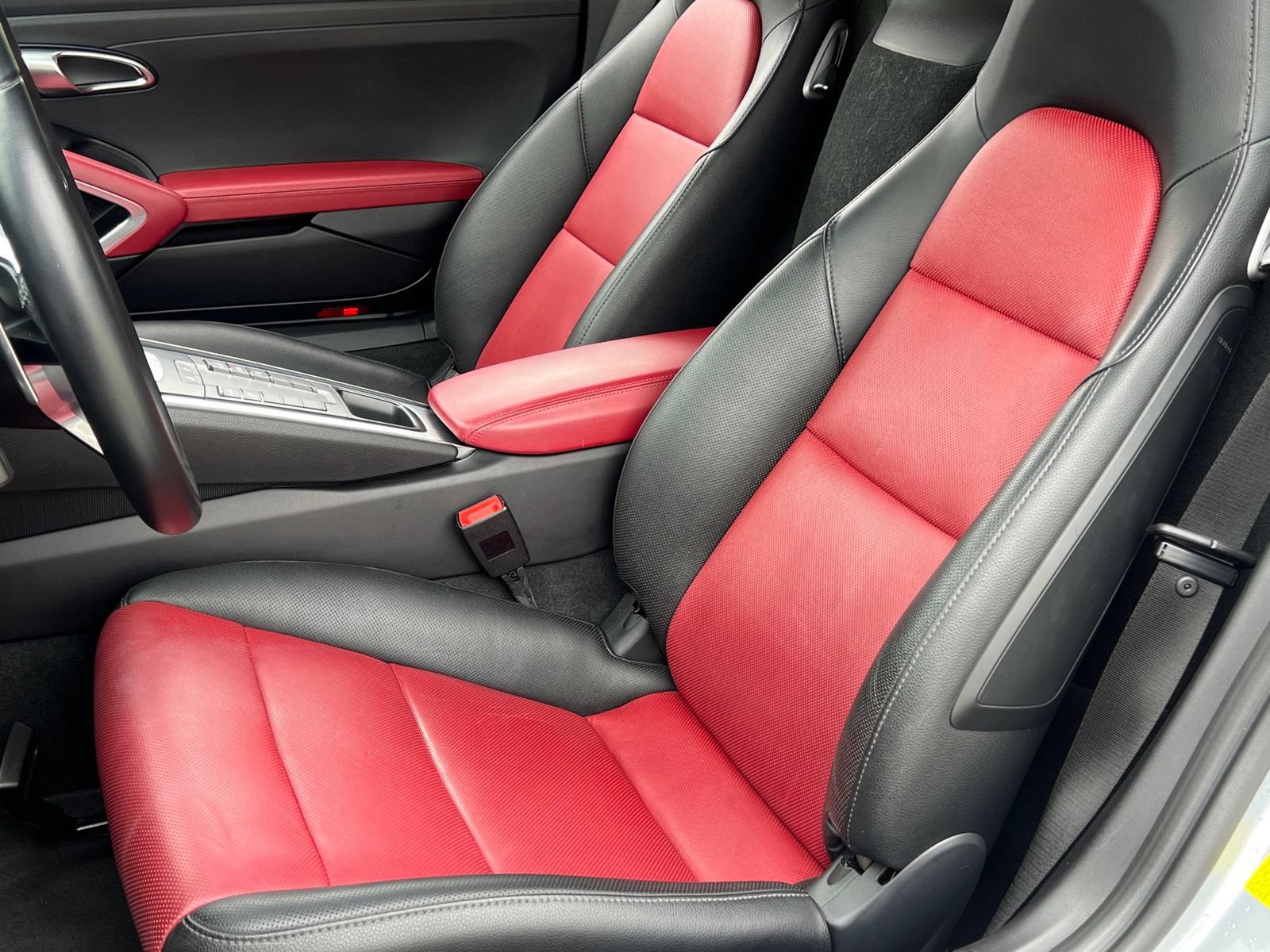 Certified 2021 Porsche 718 Cayman S RWD image 5