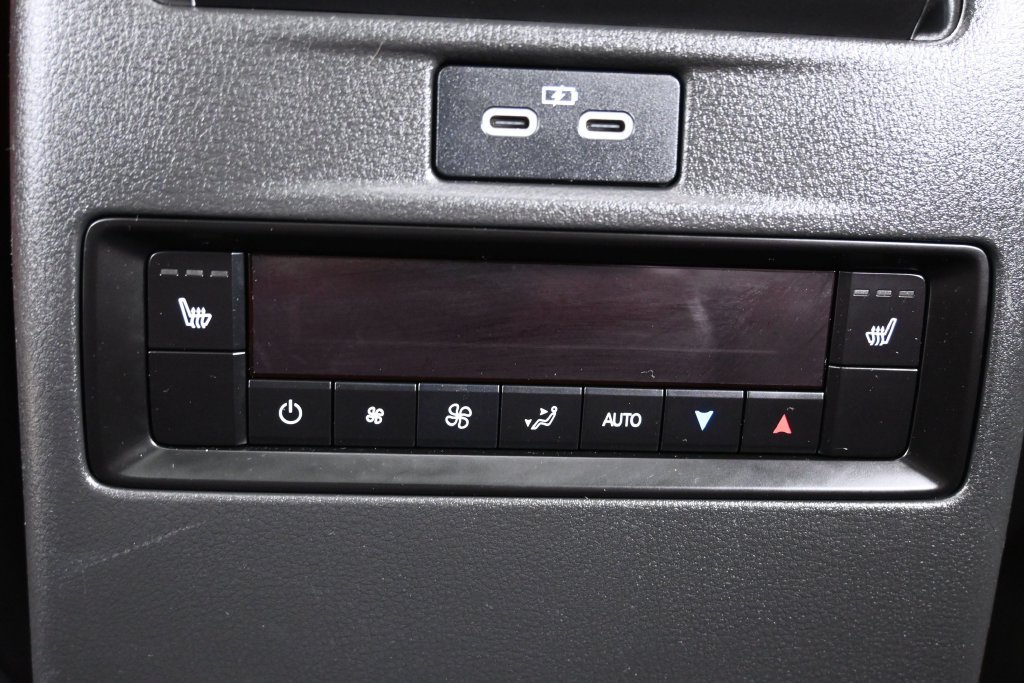 Used 2025 MAZDA CX-70 Plug-In Hybrid w/ Premium Plus AWD/4WD image 38