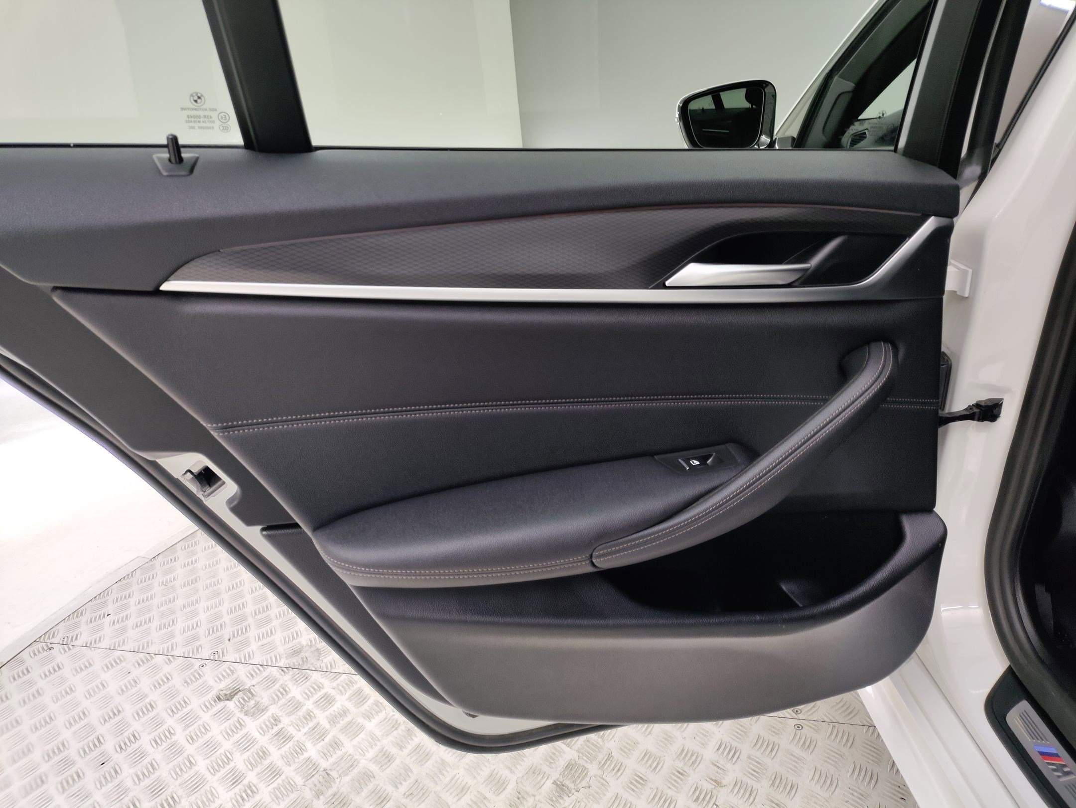 Certified 2023 BMW 540i w/ M Sport Package image 28