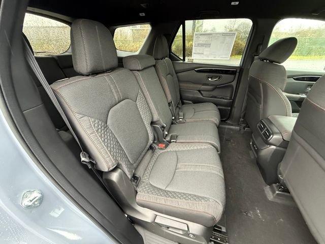 New 2025 Honda Pilot Sport image 10