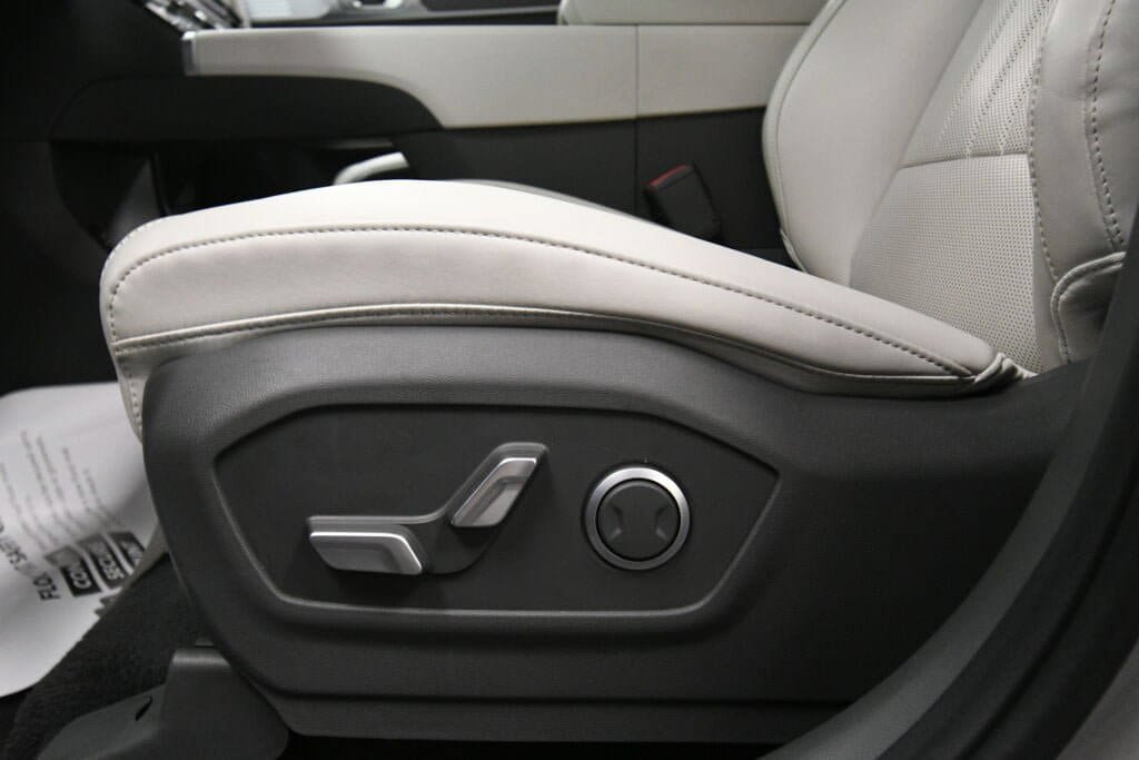 Used 2026 Hyundai Santa Fe SEL AWD/4WD image 11