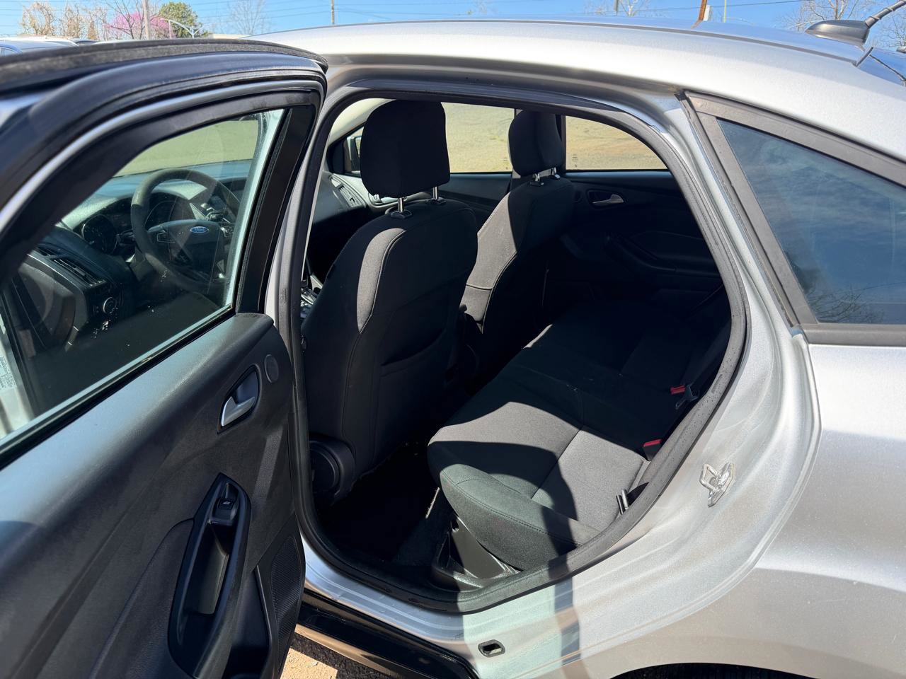 Used 2017 Ford Focus SEL image 13