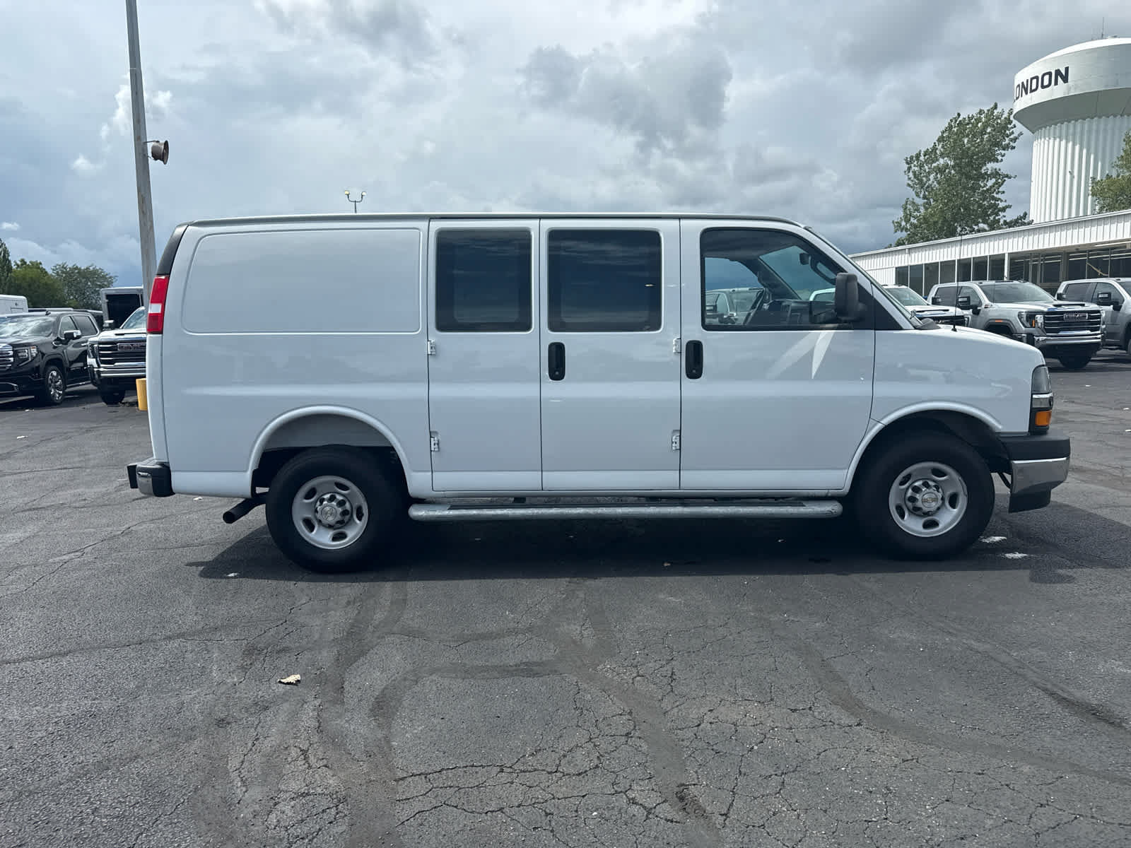 Certified 2025 Chevrolet Express 2500 w/ Driver Convenience Package RWD image 5