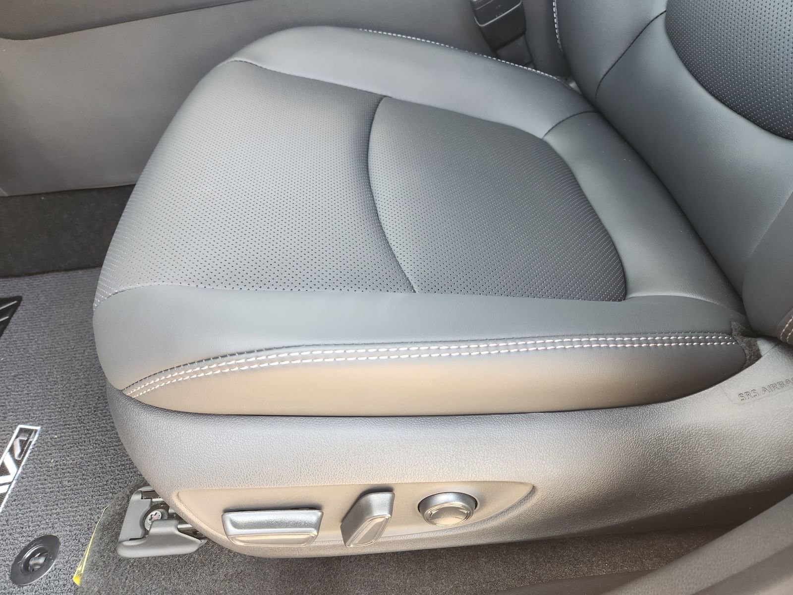 Used 2025 Toyota RAV4 Limited image 20