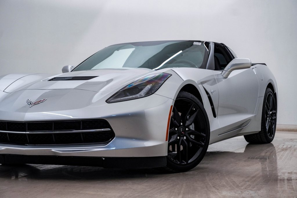 Used 2018 Chevrolet Corvette Stingray w/ Battery Protection Package video 2