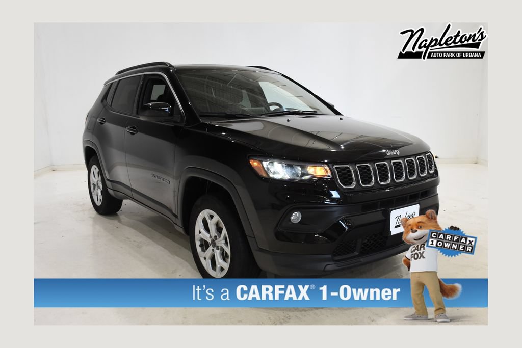 Used 2025 Jeep Compass Latitude w/ Sun & Sound Group AWD/4WD image 1