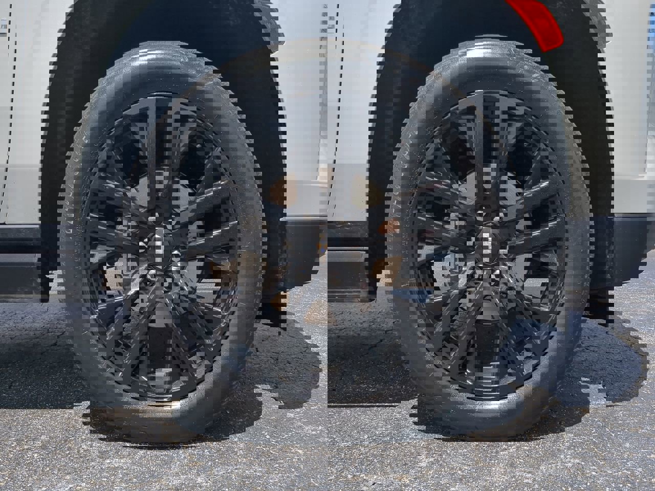 Used 2024 Chevrolet Suburban High Country image 11