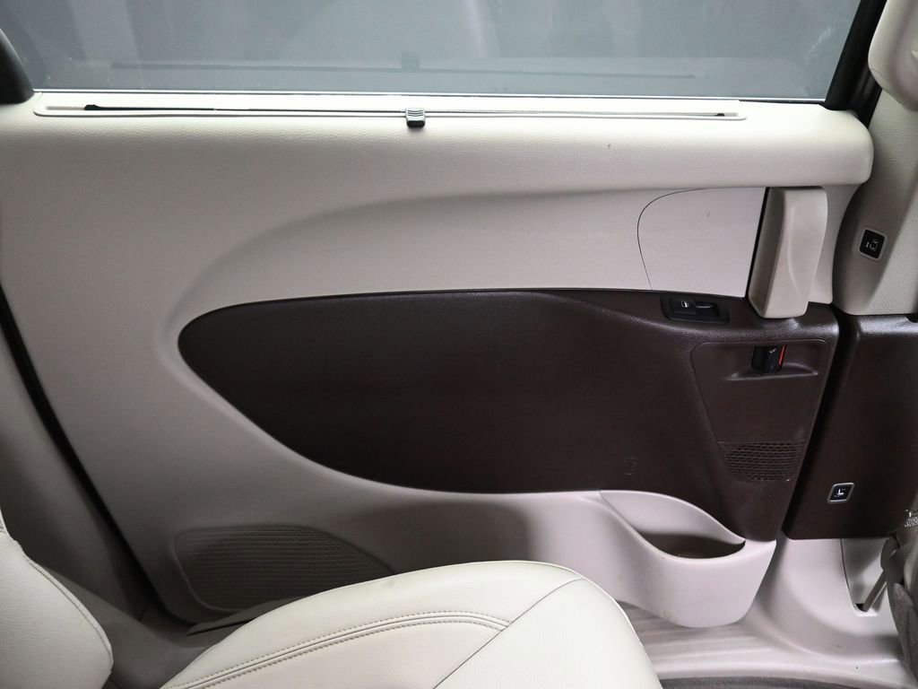 Used 2021 Chrysler Pacifica Touring-L FWD image 54