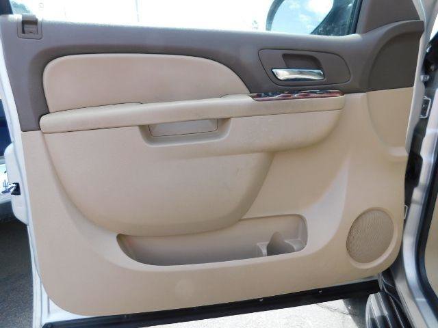 Used 2011 Chevrolet Tahoe LS AWD/4WD image 10
