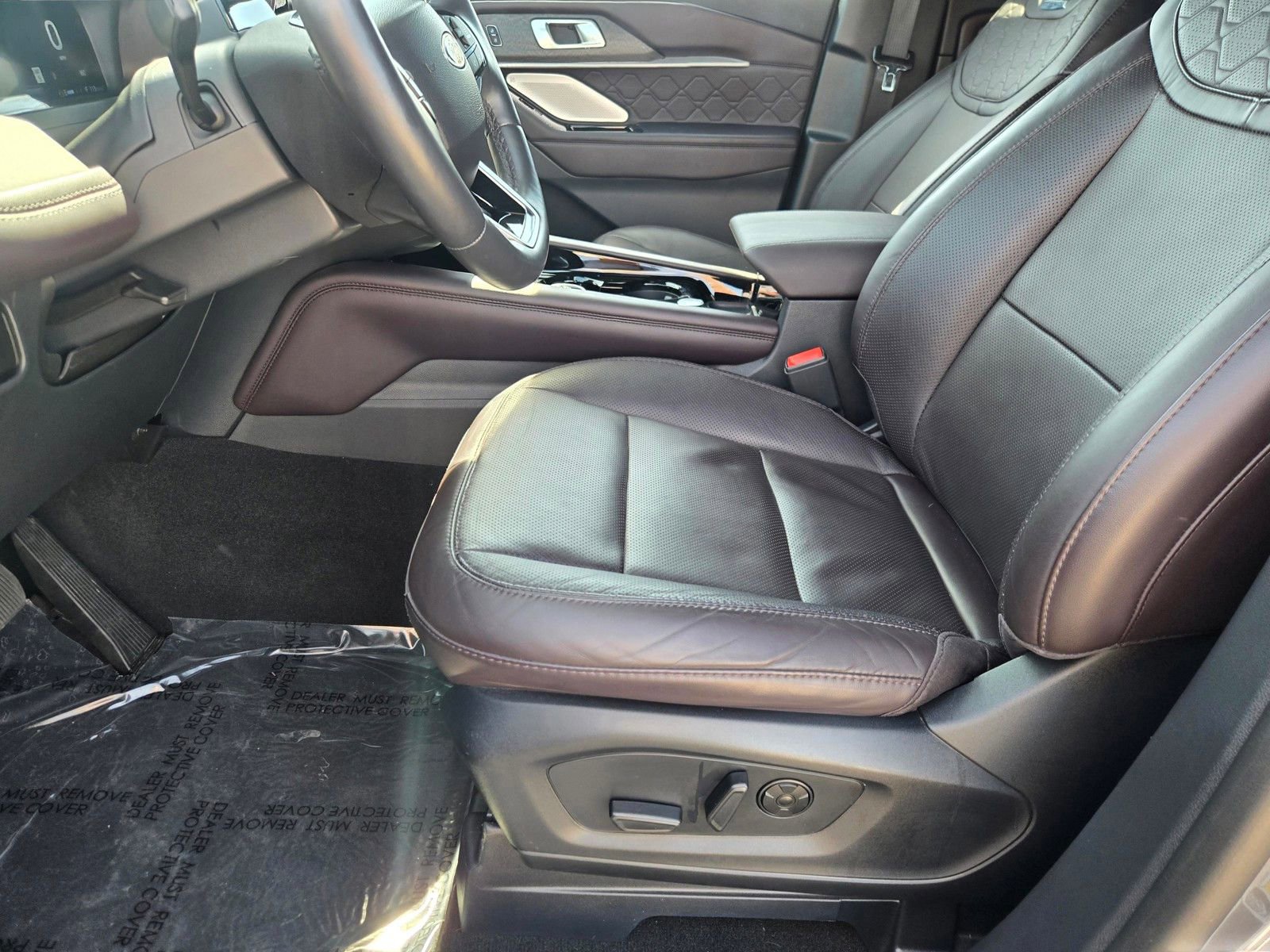 Used 2025 Ford Explorer Platinum w/ LUX Leather Package image 25