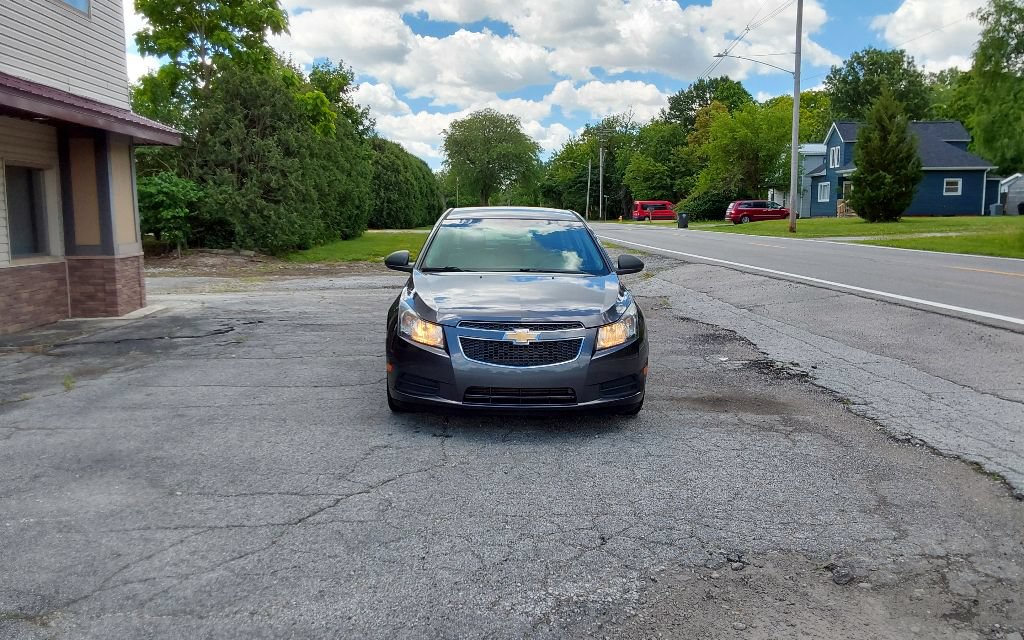 Used 2011 Chevrolet Cruze LS w/ Connectivity Package FWD image 4