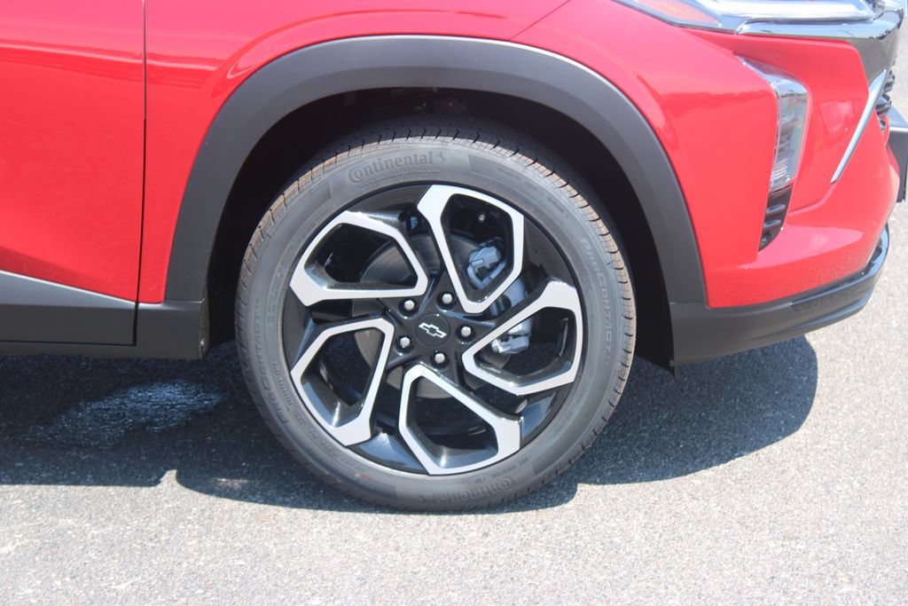 New 2026 Chevrolet Trax RS w/ Sunroof Package FWD image 12